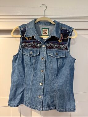 Vintage Pine Cove Denim Sleeveless Button-Up Vest with Navy Aztec Yoke